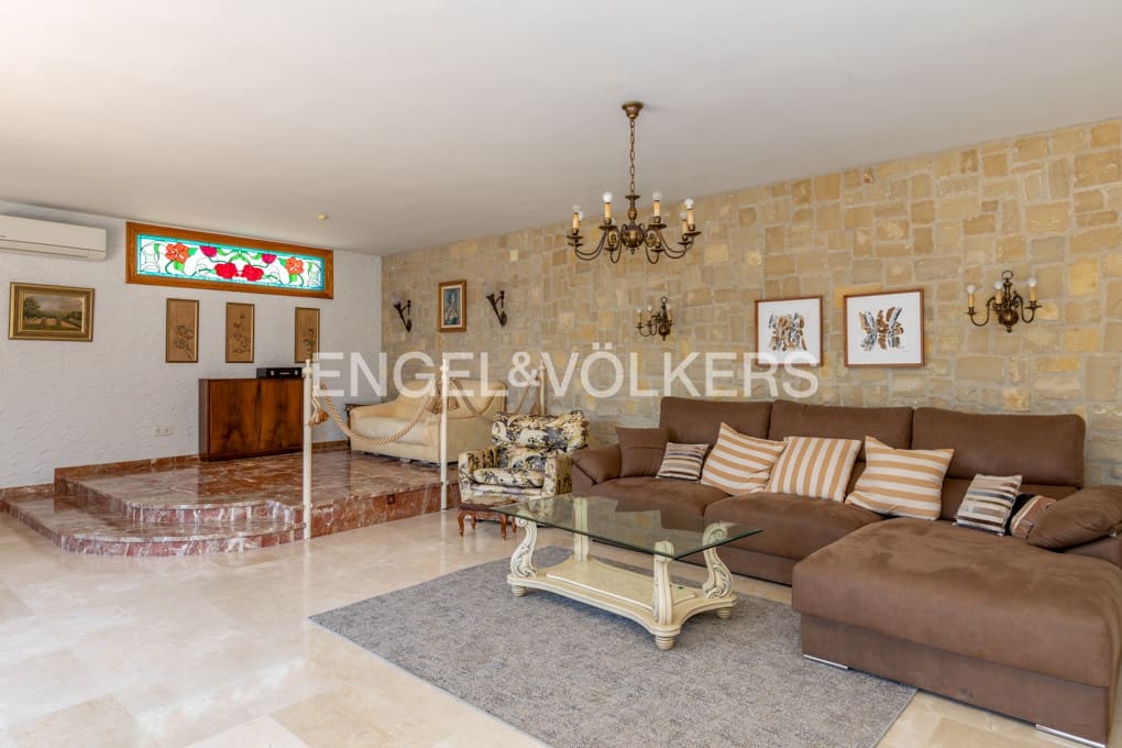 Chalet de 8 habitaciones en Benissa en venta con piscina garaje - 1.249.000 € (Ref: 9912000)
