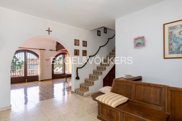 8 slaapkamer Villa te koop in Benissa met zwembad garage - € 1.249.000 (Ref: 9912000)