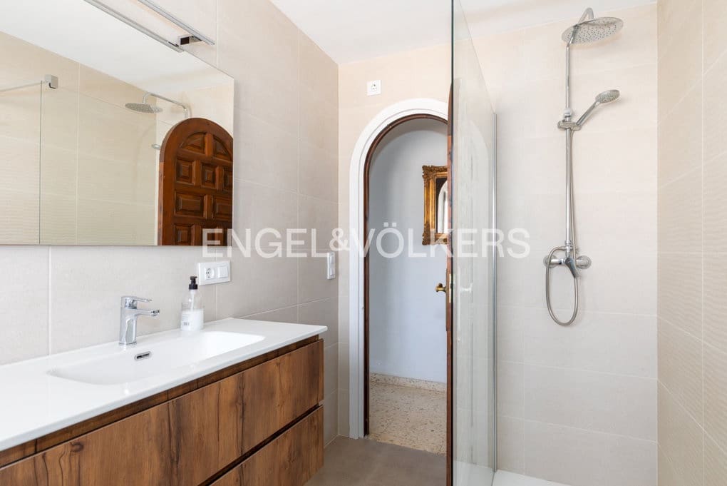 8 sovrum Villa till salu i Benissa med pool garage - 1 249 000 € (Ref: 9912000)