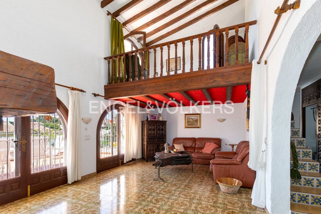 8 sovrum Villa till salu i Benissa med pool garage - 1 249 000 € (Ref: 9912000)