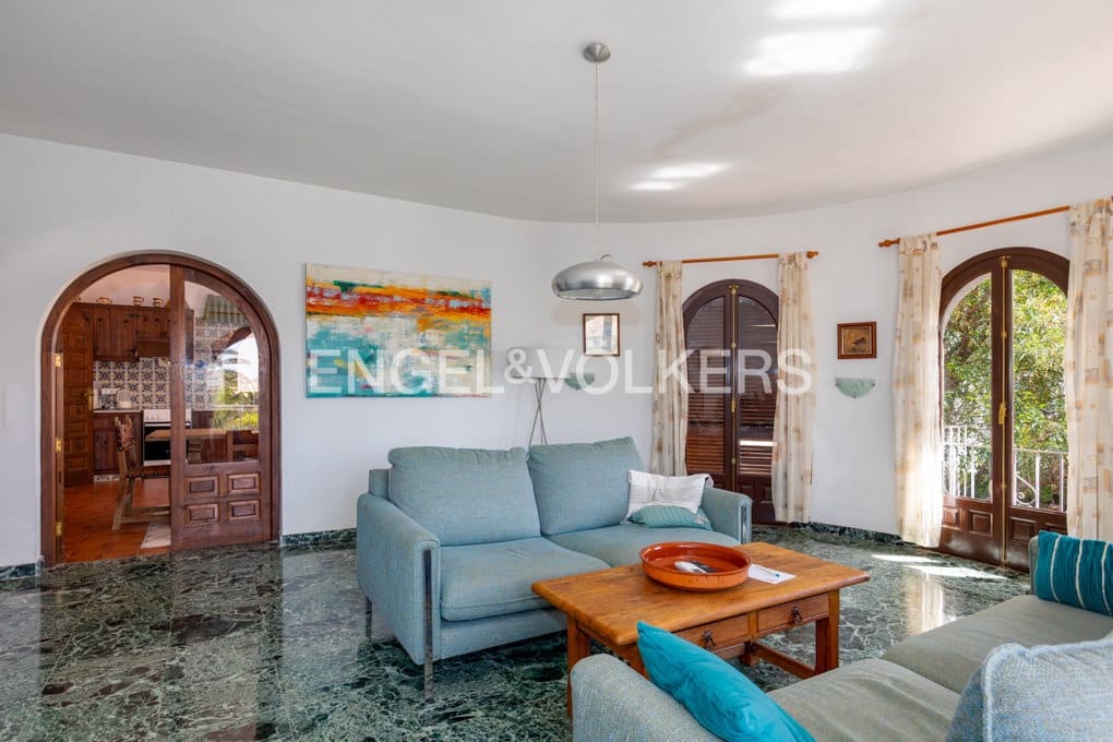 8 sovrum Villa till salu i Benissa med pool garage - 1 249 000 € (Ref: 9912000)