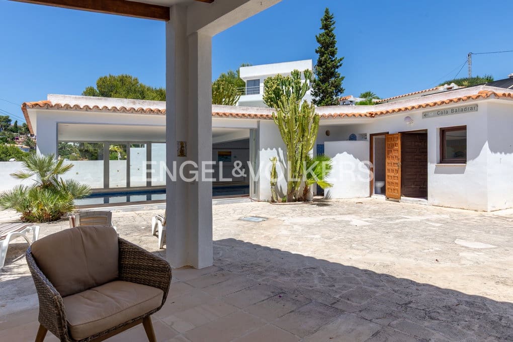 8 sovrum Villa till salu i Benissa med pool garage - 1 249 000 € (Ref: 9912000)