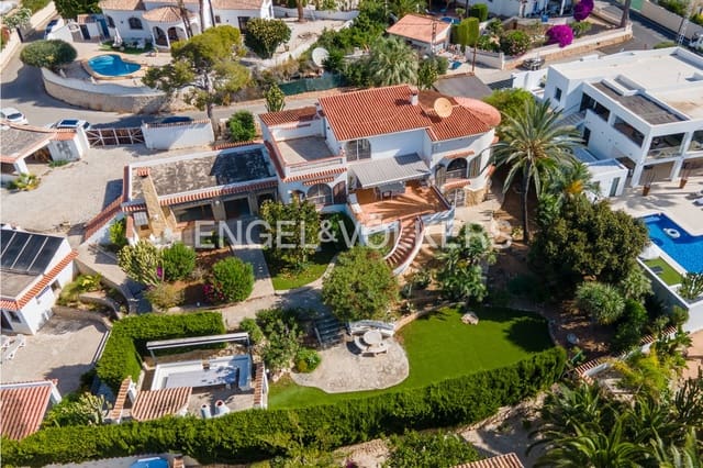 8 Zimmer Villa zu verkaufen in Benissa mit Pool Garage - 1.249.000 € (Ref: 9912000)
