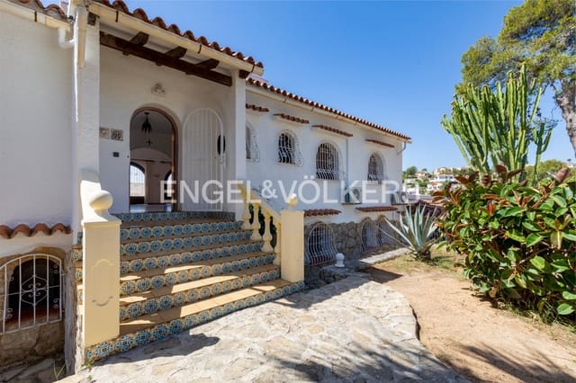 8 Zimmer Villa zu verkaufen in Benissa mit Pool Garage - 1.249.000 € (Ref: 9912000)
