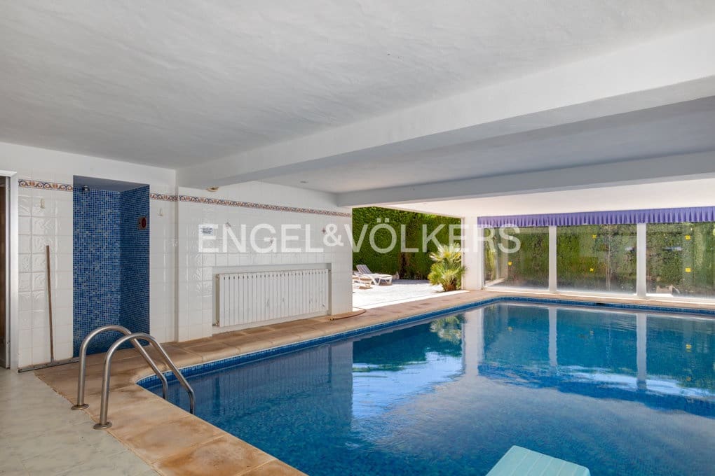 8 sovrum Villa till salu i Benissa med pool garage - 1 249 000 € (Ref: 9912000)
