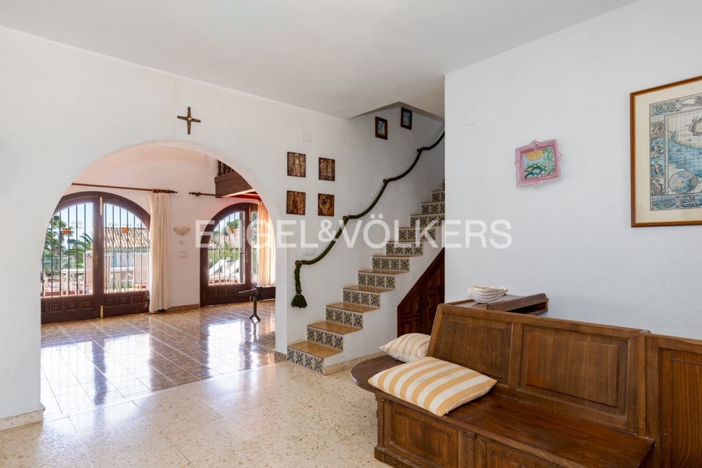 8 sovrum Villa till salu i Benissa med pool garage - 1 249 000 € (Ref: 9912000)