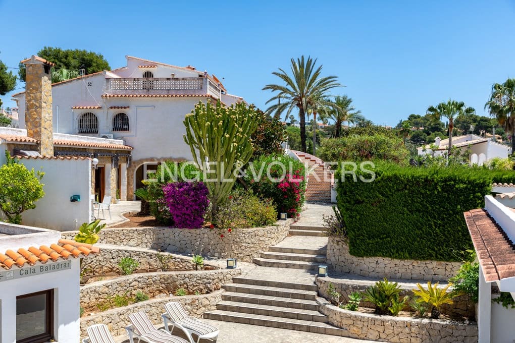 8 sovrum Villa till salu i Benissa med pool garage - 1 249 000 € (Ref: 9912000)