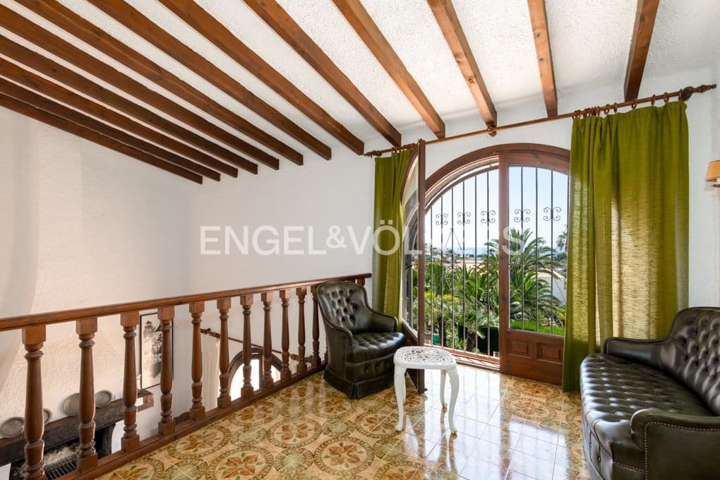8 sovrum Villa till salu i Benissa med pool garage - 1 249 000 € (Ref: 9912000)