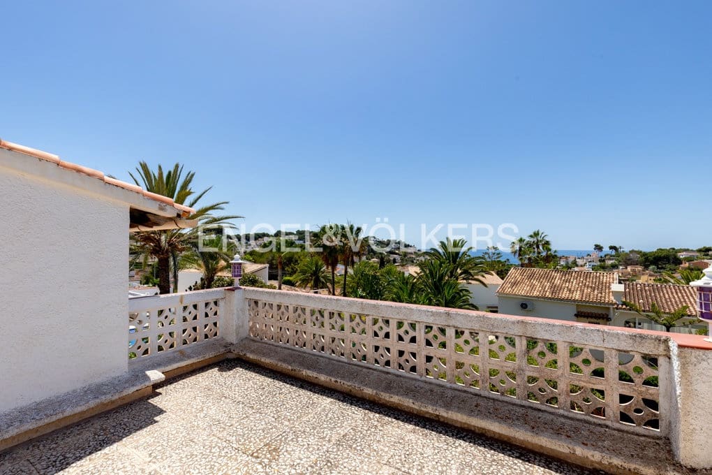 8 sovrum Villa till salu i Benissa med pool garage - 1 249 000 € (Ref: 9912000)
