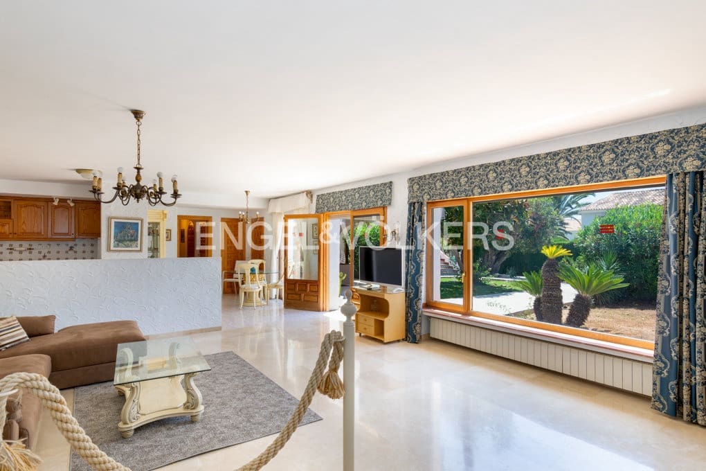 8 sovrum Villa till salu i Benissa med pool garage - 1 249 000 € (Ref: 9912000)