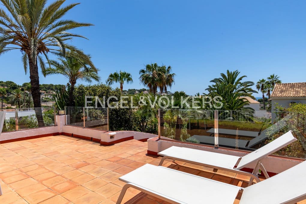 8 sovrum Villa till salu i Benissa med pool garage - 1 249 000 € (Ref: 9912000)