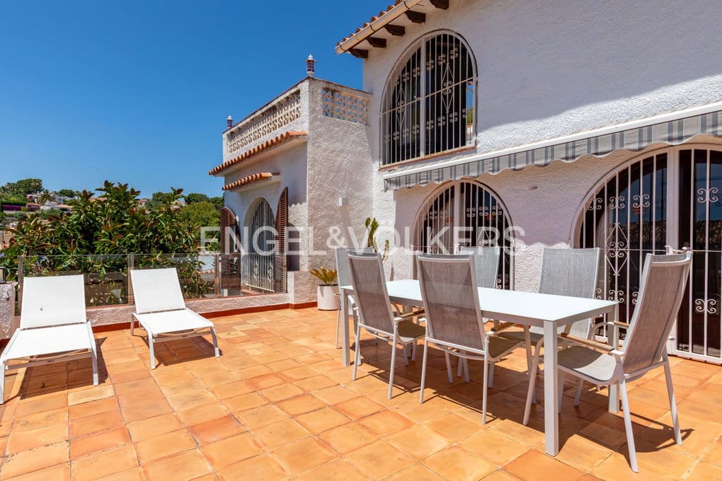 8 sovrum Villa till salu i Benissa med pool garage - 1 249 000 € (Ref: 9912000)