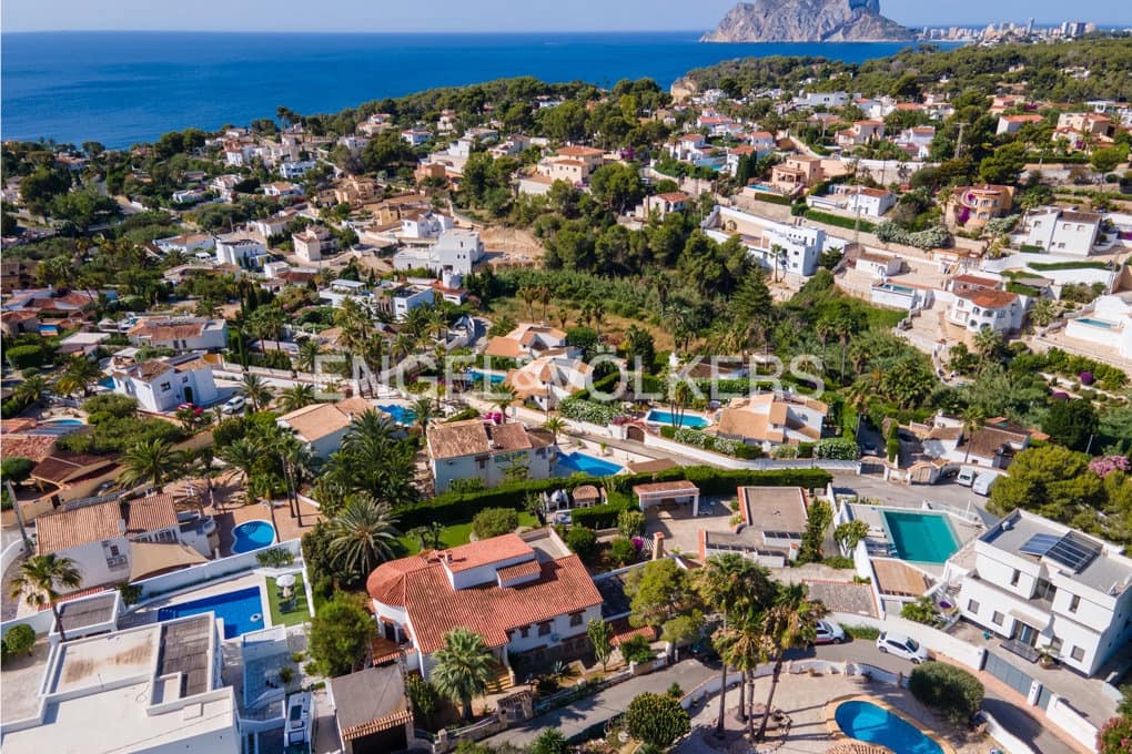 8 sovrum Villa till salu i Benissa med pool garage - 1 249 000 € (Ref: 9912000)