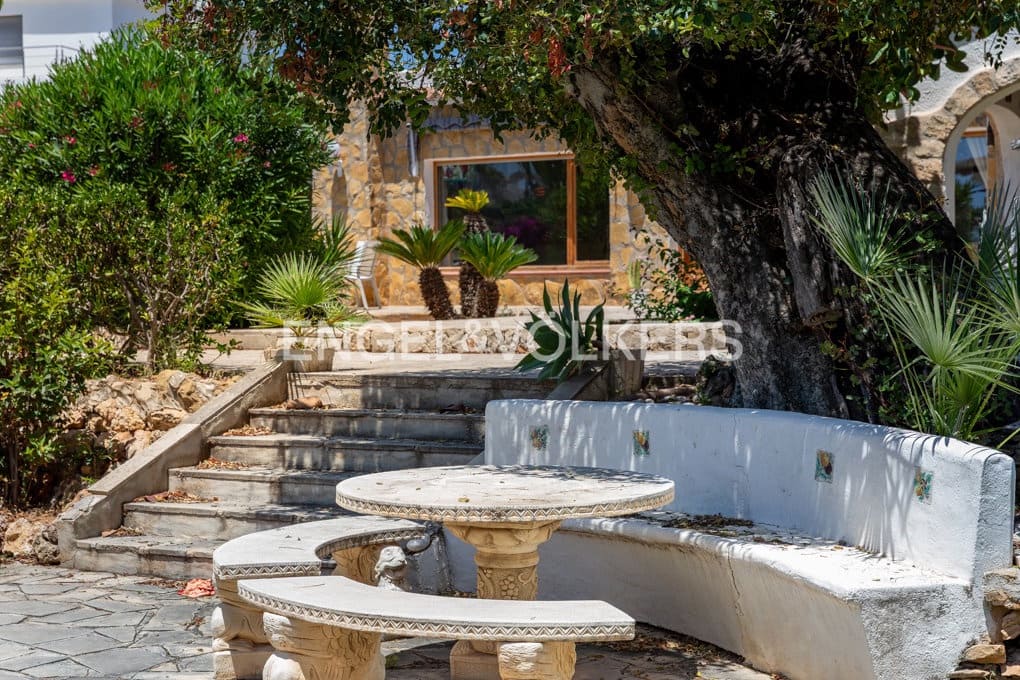 8 sovrum Villa till salu i Benissa med pool garage - 1 249 000 € (Ref: 9912000)