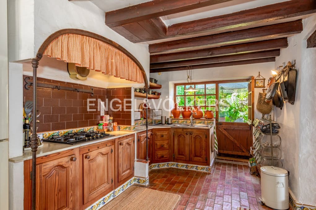 8 bedroom Finca/Country House for sale in Teulada with pool garage - € 1,600,000 (Ref: 9928253)