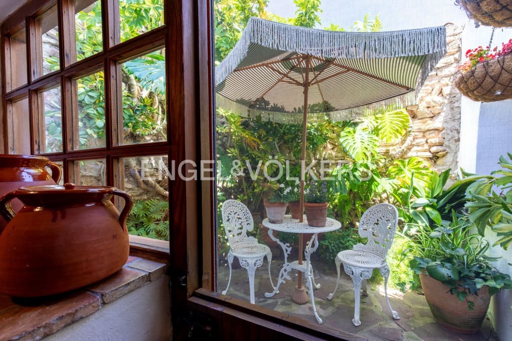 8 bedroom Finca/Country House for sale in Teulada with pool garage - € 1,600,000 (Ref: 9928253)