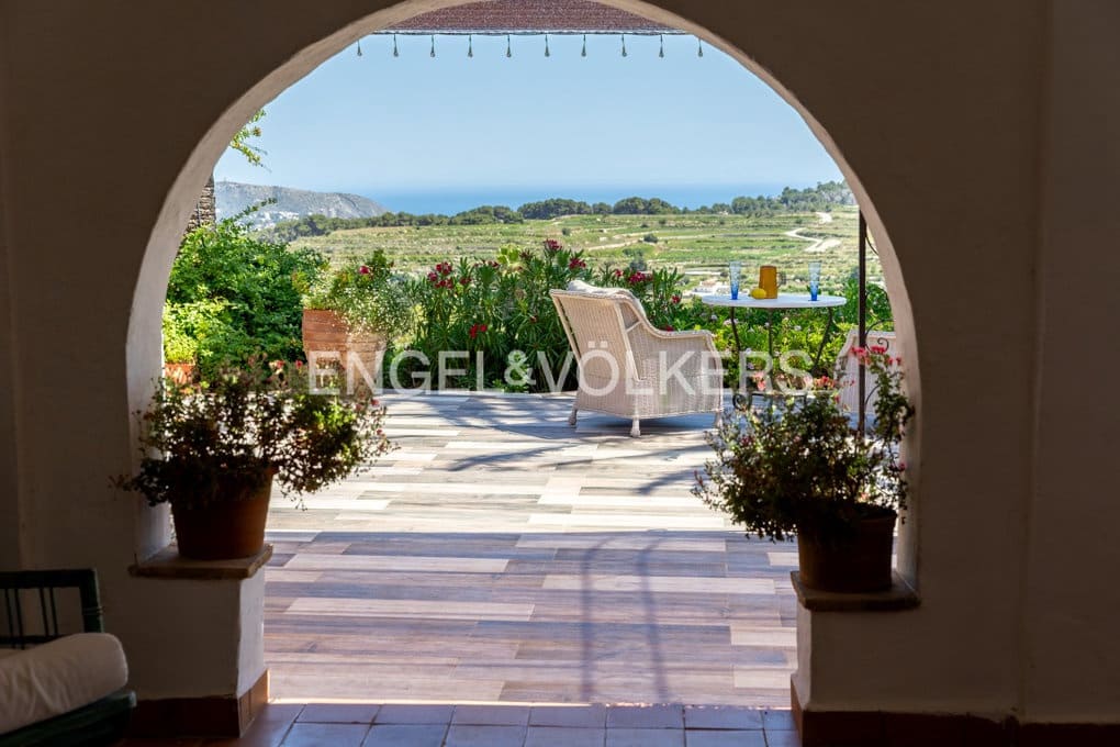 8 bedroom Finca/Country House for sale in Teulada with pool garage - € 1,600,000 (Ref: 9928253)