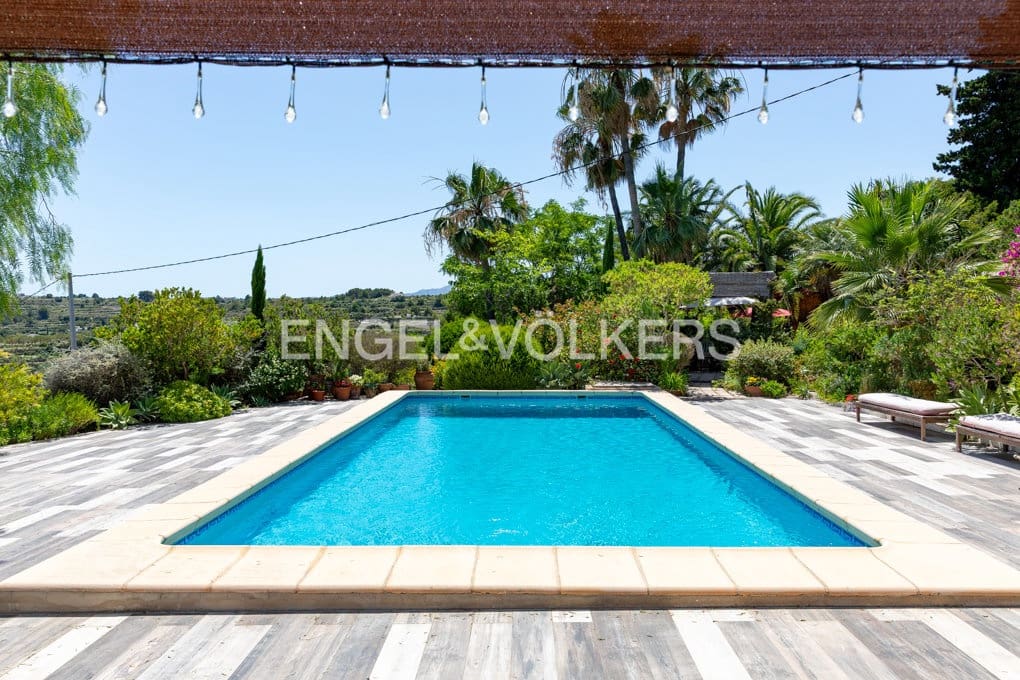 8 bedroom Finca/Country House for sale in Teulada with pool garage - € 1,600,000 (Ref: 9928253)