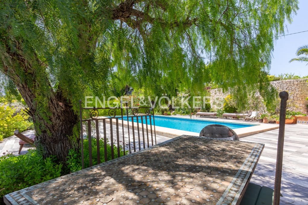 8 bedroom Finca/Country House for sale in Teulada with pool garage - € 1,600,000 (Ref: 9928253)