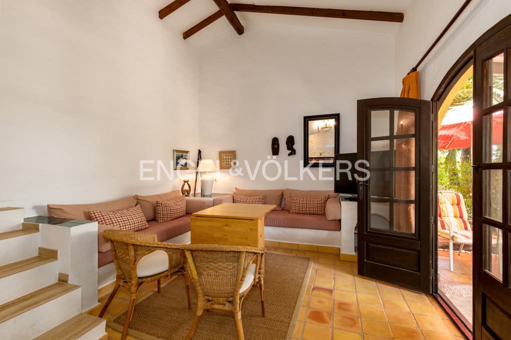 8 bedroom Finca/Country House for sale in Teulada with pool garage - € 1,600,000 (Ref: 9928253)