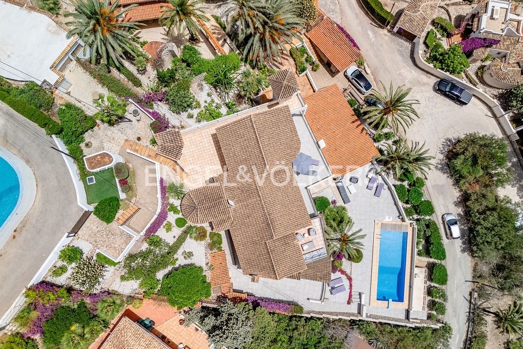 6 Zimmer Villa zu verkaufen in Altea mit Pool Garage - 1.790.000 € (Ref: 9932220)
