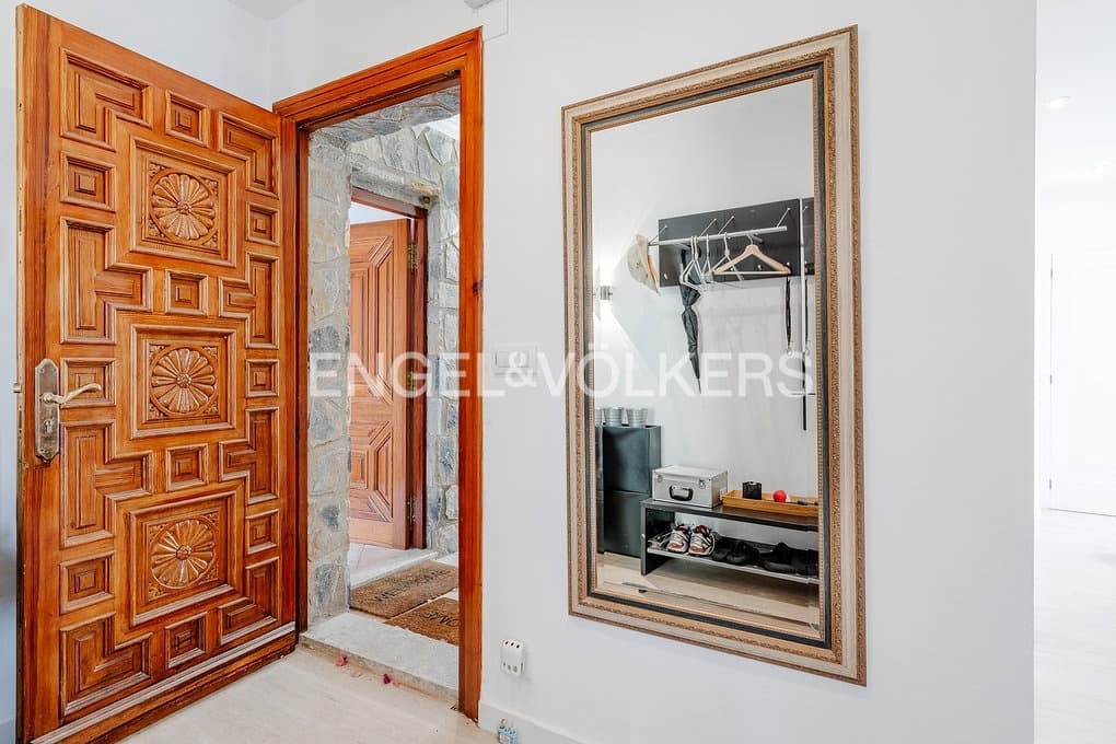 6 bedroom Villa for sale in Altea with pool garage - € 1,790,000 (Ref: 9932220)