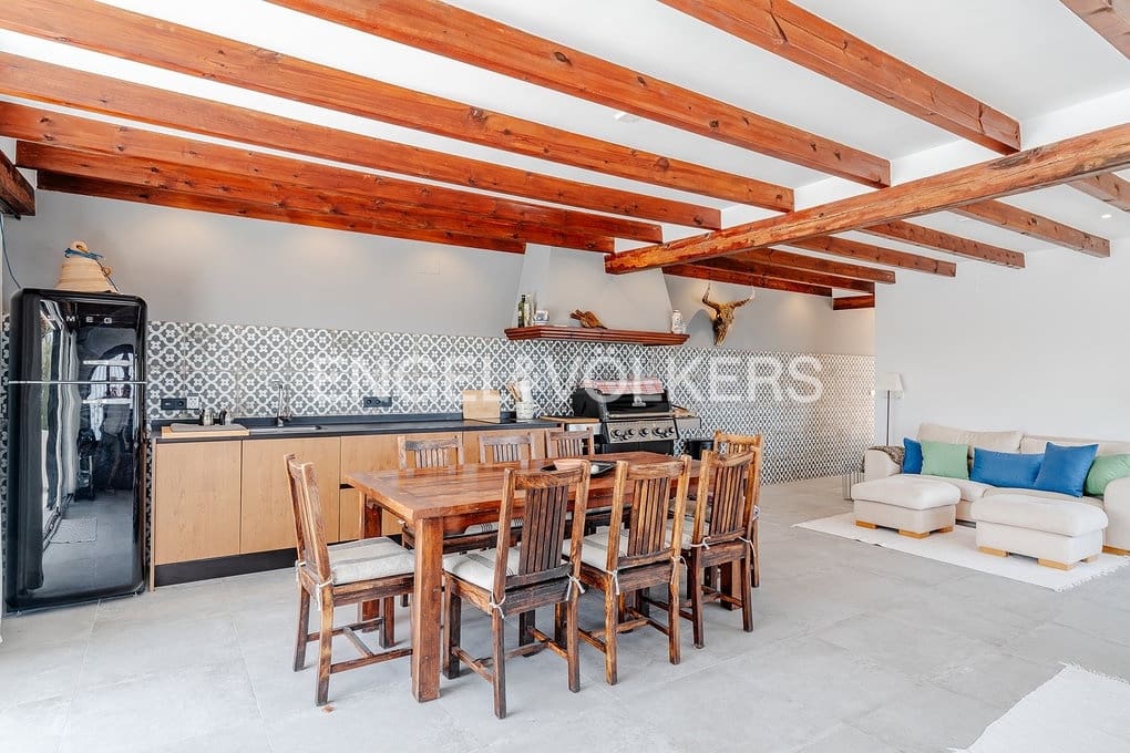 6 bedroom Villa for sale in Altea with pool garage - € 1,790,000 (Ref: 9932220)