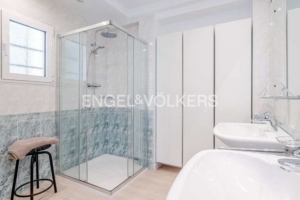 6 bedroom Villa for sale in Altea with pool garage - € 1,790,000 (Ref: 9932220)