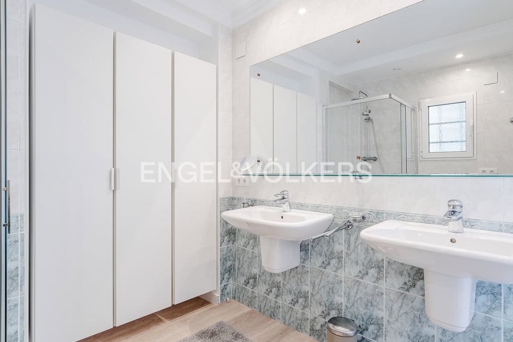 6 bedroom Villa for sale in Altea with pool garage - € 1,790,000 (Ref: 9932220)