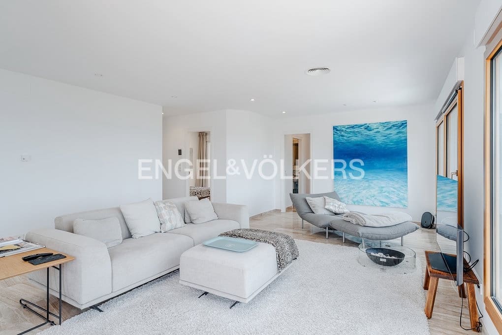 6 bedroom Villa for sale in Altea with pool garage - € 1,790,000 (Ref: 9932220)