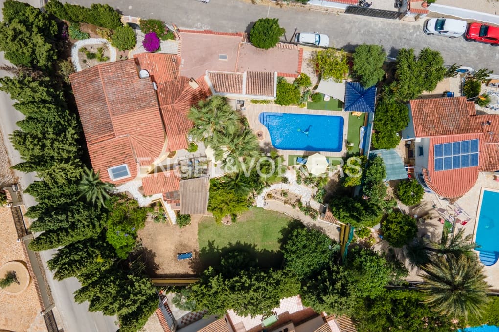 4 soveværelse Villa til salg i Montemar med swimmingpool garage - € 675.000 (Ref: 9935080)