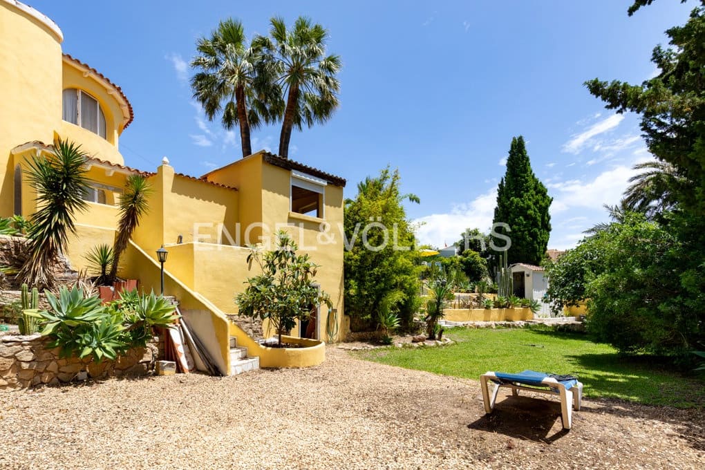 4 soveværelse Villa til salg i Benissa med swimmingpool garage - € 625.000 (Ref: 9935080)