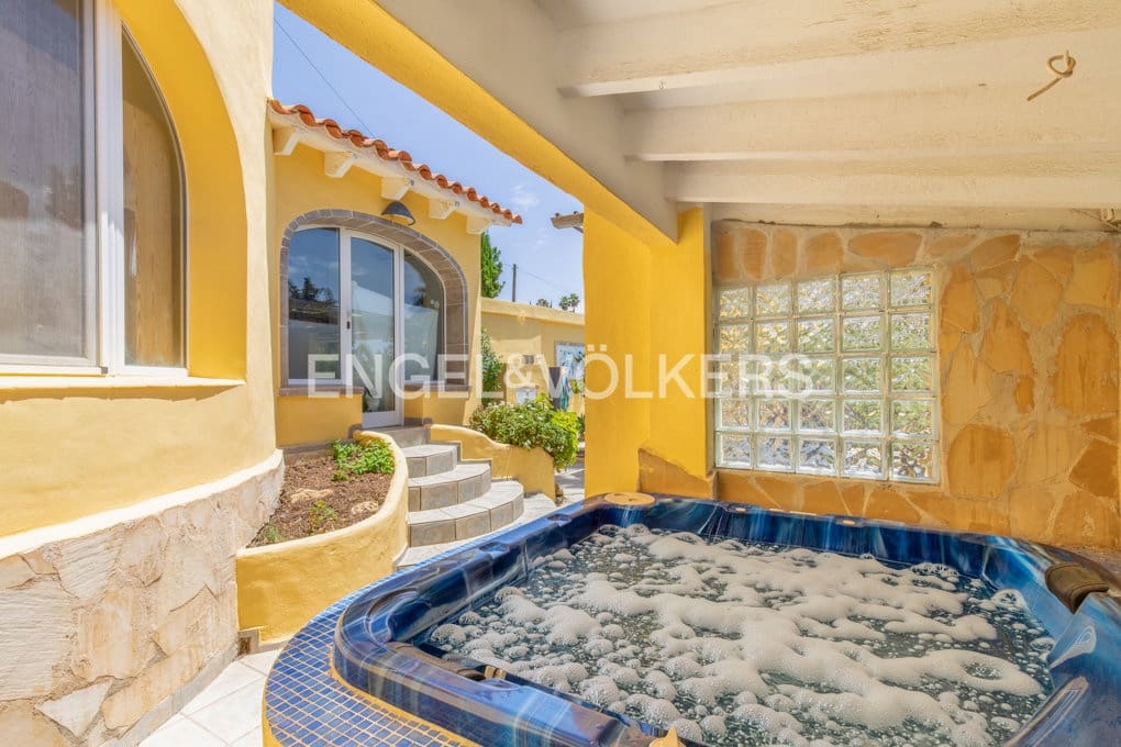 4 soveværelse Villa til salg i Benissa med swimmingpool garage - € 625.000 (Ref: 9935080)
