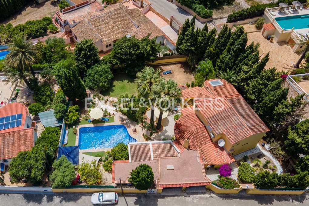 4 soveværelse Villa til salg i Benissa med swimmingpool garage - € 625.000 (Ref: 9935080)