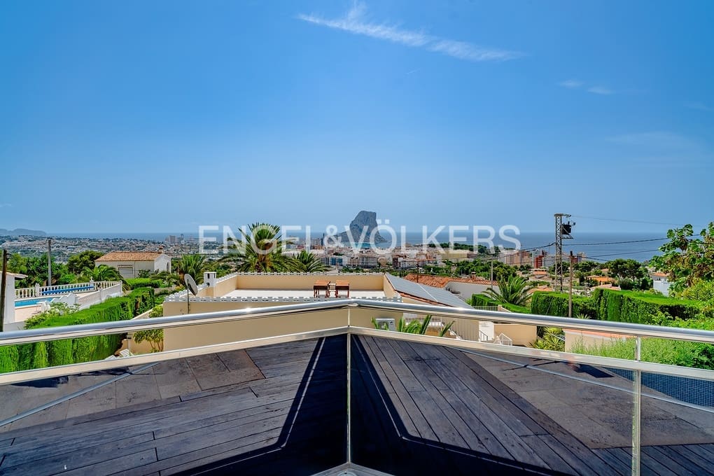 4 sovrum Villa till salu i Calpe / Calp med pool garage - 1 100 000 € (Ref: 9935230)