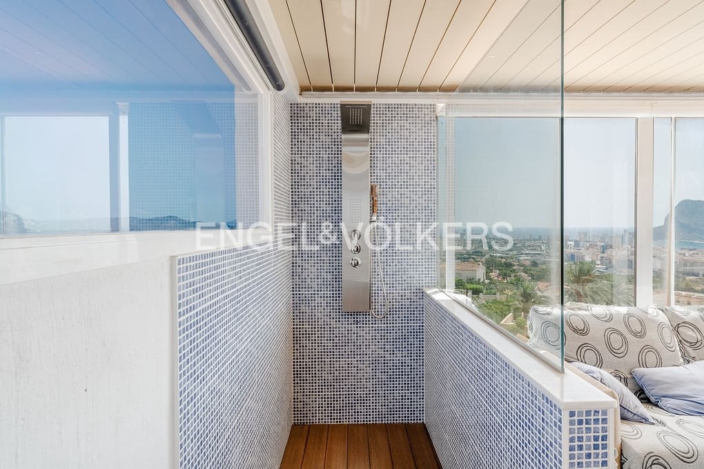 4 sovrum Villa till salu i Calpe / Calp med pool garage - 1 100 000 € (Ref: 9935230)