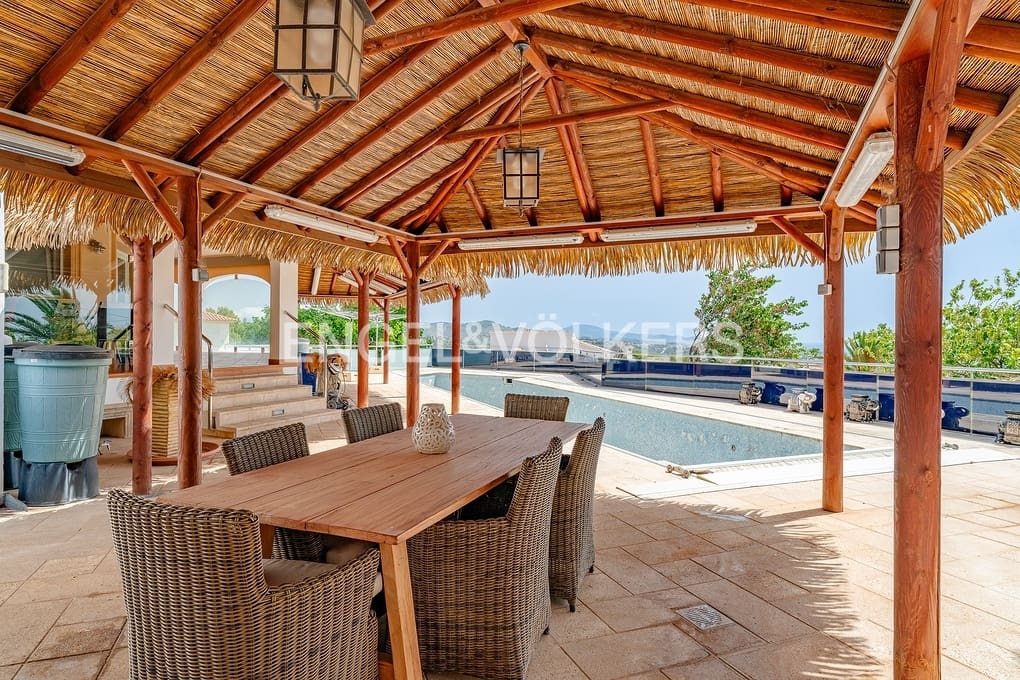 4 sovrum Villa till salu i Calpe / Calp med pool garage - 1 100 000 € (Ref: 9935230)