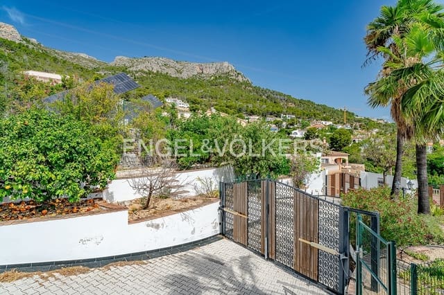 4 slaapkamer Villa te koop in Calpe / Calp met zwembad garage - € 1.100.000 (Ref: 9935230)