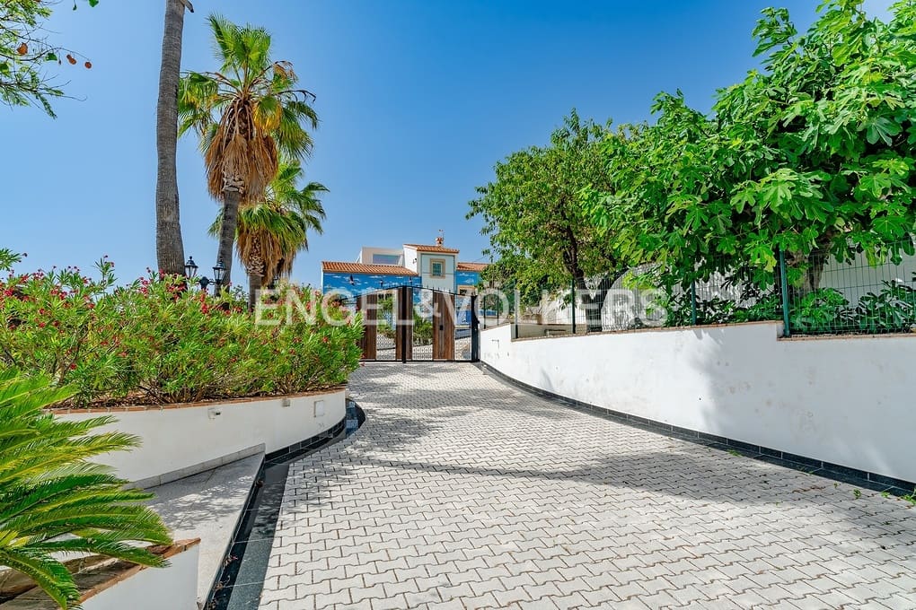 4 sovrum Villa till salu i Calpe / Calp med pool garage - 1 100 000 € (Ref: 9935230)