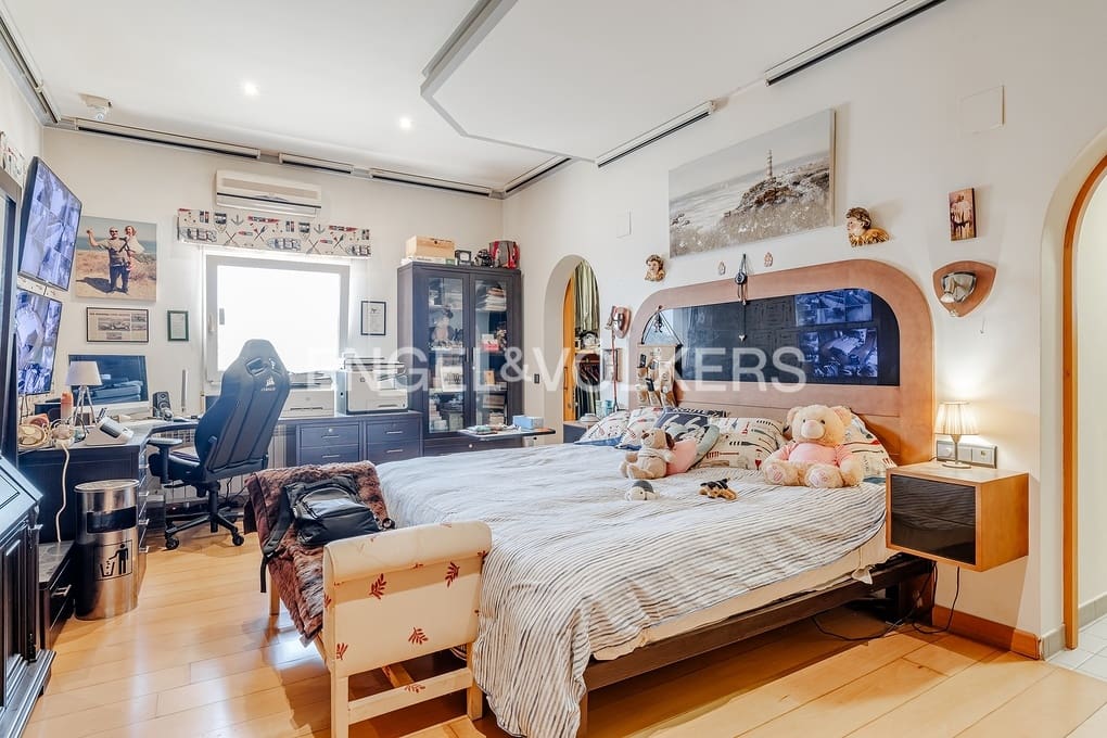 4 bedroom Villa for sale in Calpe / Calp with pool garage - € 1,100,000 (Ref: 9935230)