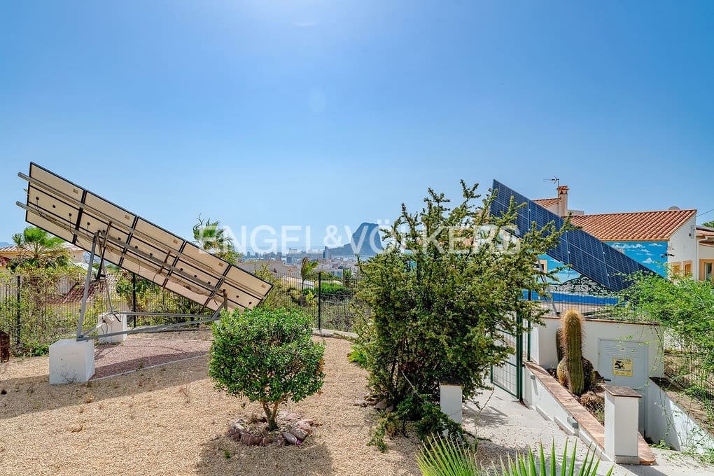 4 bedroom Villa for sale in Calpe / Calp with pool garage - € 1,100,000 (Ref: 9935230)