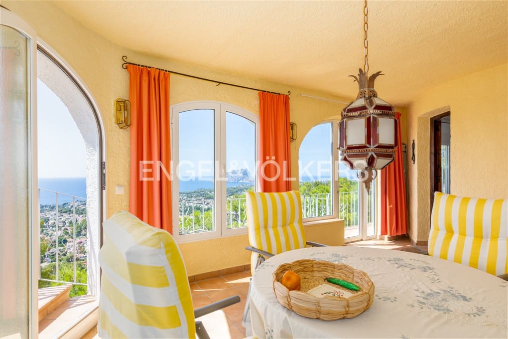 5 Zimmer Villa zu verkaufen in Montemar mit Pool Garage - 1.299.000 € (Ref: 9935315)