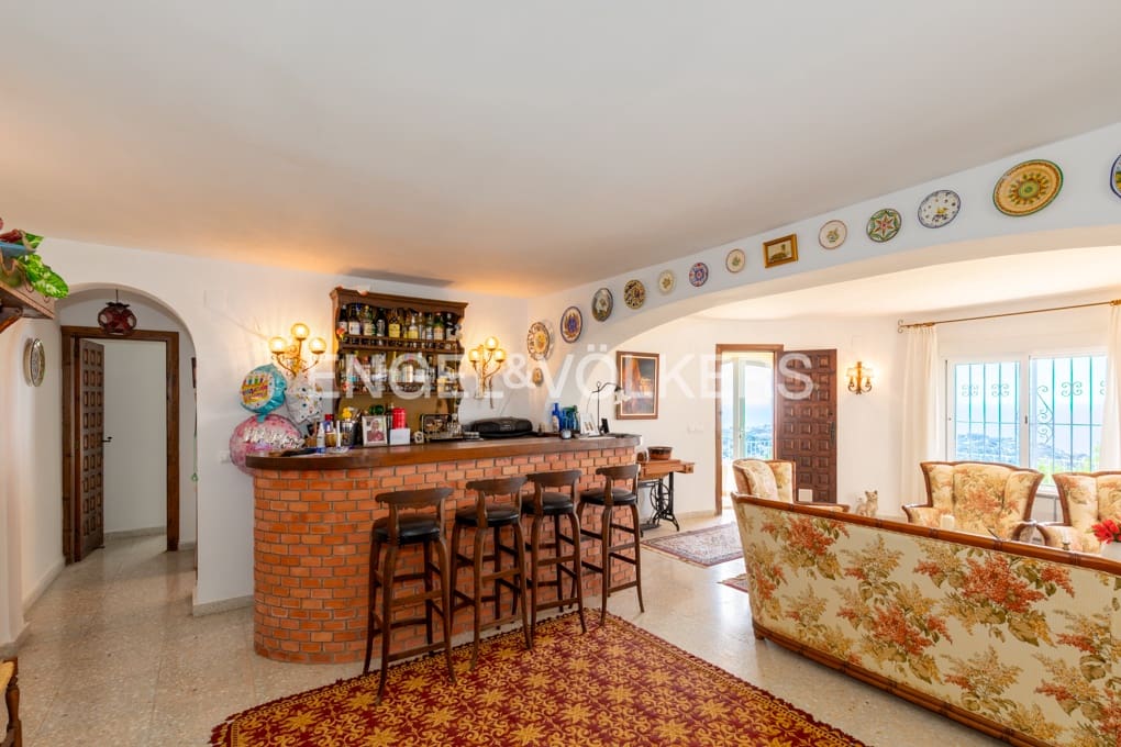 5 Zimmer Villa zu verkaufen in Montemar mit Pool Garage - 1.299.000 € (Ref: 9935315)