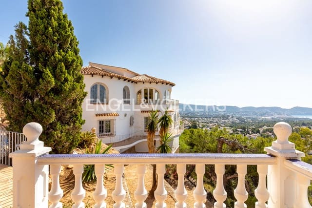5 soverom Villa til salgs i Benissa med svømmebasseng garasje - € 1 299 000 (Ref: 9935315)