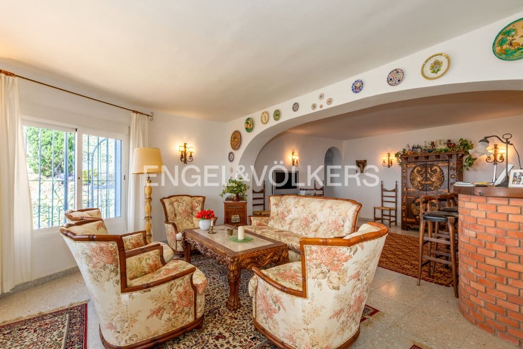5 soveværelse Villa til salg i Benissa med swimmingpool garage - € 1.299.000 (Ref: 9935315)