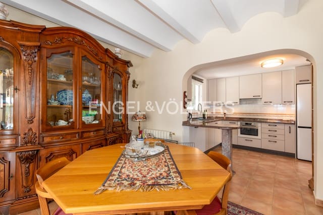 3 sypialnia Willa na sprzedaż w Altea la Vella, Altea z basenem garażem - 690 000 € (Ref: 9944551)