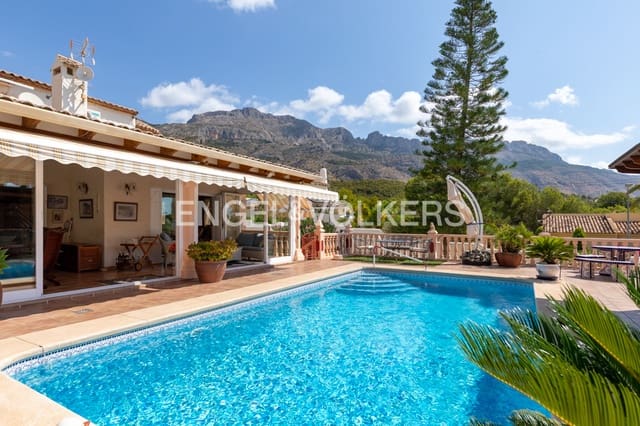 3 sypialnia Willa na sprzedaż w Altea la Vella, Altea z basenem garażem - 690 000 € (Ref: 9944551)