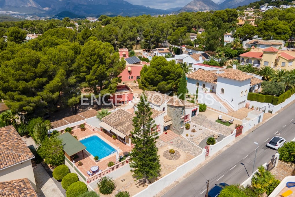 3 bedroom Villa for sale in Altea la Vella with pool garage - € 690,000 (Ref: 9944551)