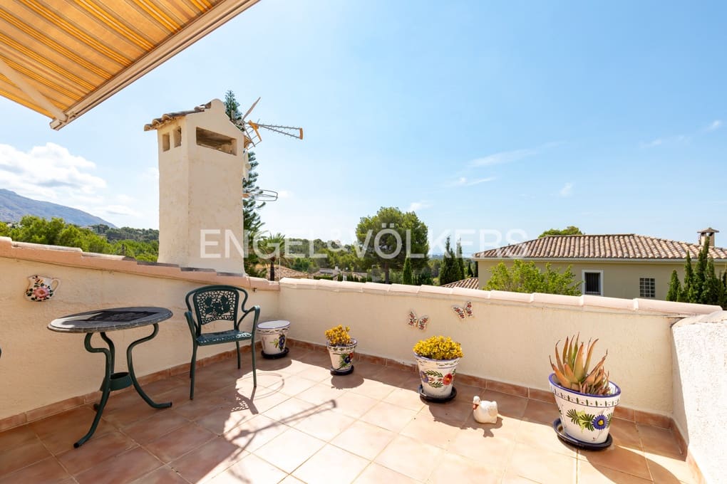 3 bedroom Villa for sale in Altea la Vella with pool garage - € 690,000 (Ref: 9944551)