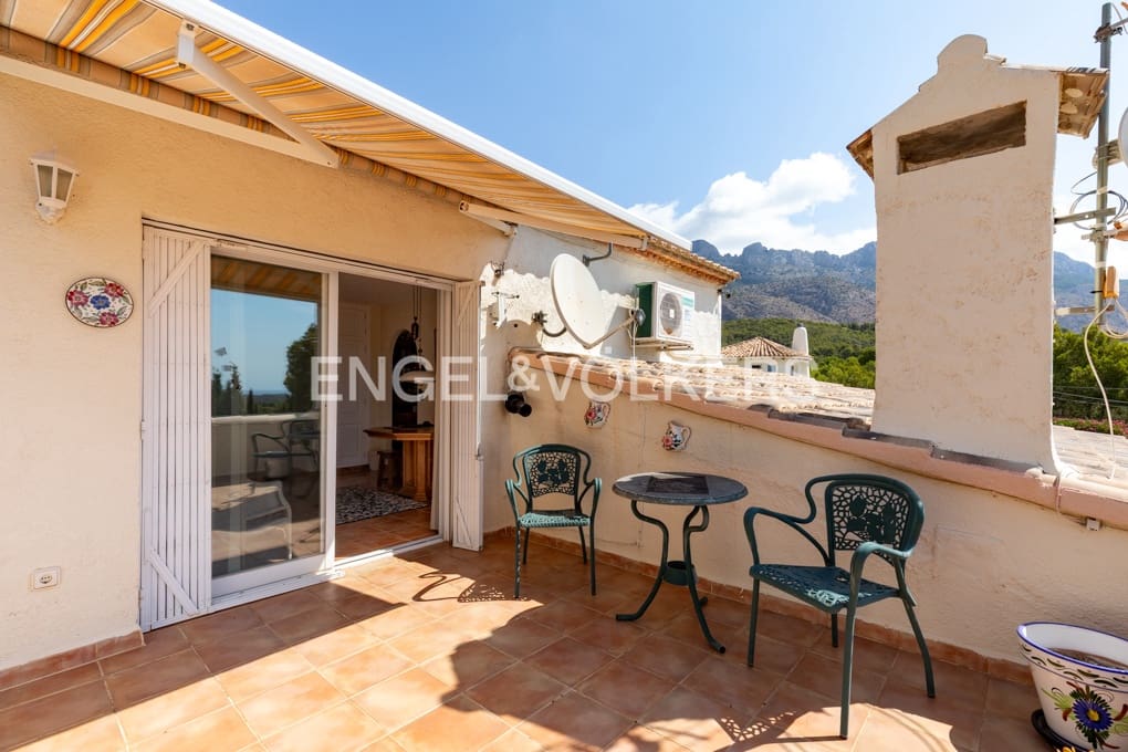 3 bedroom Villa for sale in Altea la Vella with pool garage - € 690,000 (Ref: 9944551)
